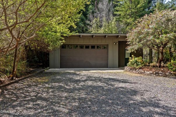 Detached Garage, Exterior