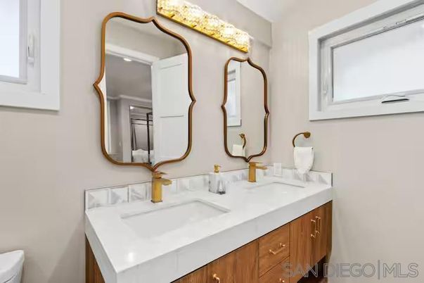 Bathroom, Dual Sink Vanities, Interior