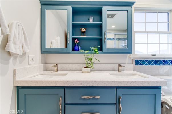 Bathroom, Dual Sink Vanities, Interior
