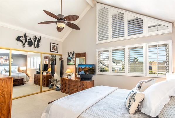 Bedroom, Interior, Water