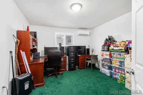 Home Office, Interior