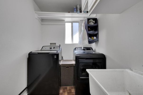 Interior, Washer, Wood Texture Flooring