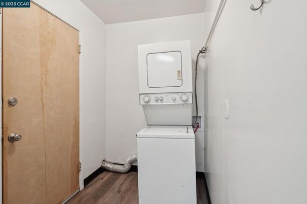 Interior, Utility Closets, Washer, Wood Texture Flooring