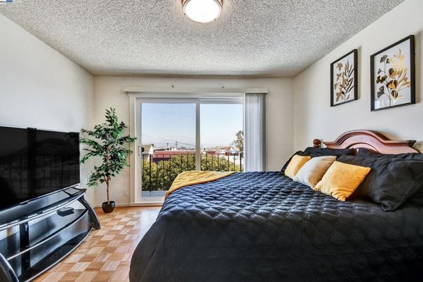 Bedroom, Interior, Water, Wood Texture Flooring