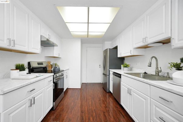 Interior, Kitchen, Stainless Steel Appliances, Wood Texture Flooring