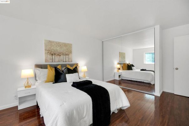 Bedroom, Interior, Pendant Lights, Wood Texture Flooring