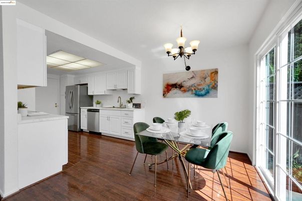 Chandelier, Dining room, Interior, Kitchen, Wood Texture Flooring