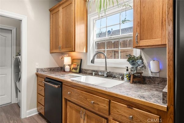 Interior, Kitchen, Washer, Wood Texture Flooring