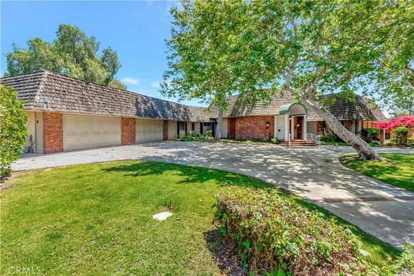 Attached, Backyard, Exterior, Facade, Brick Facade, Ranch