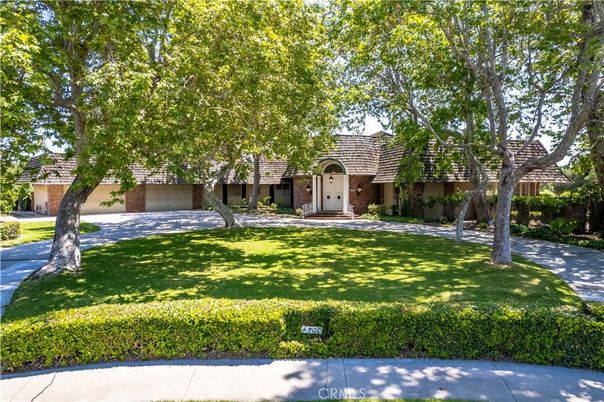 Backyard, Exterior, Facade, Brick Facade, None