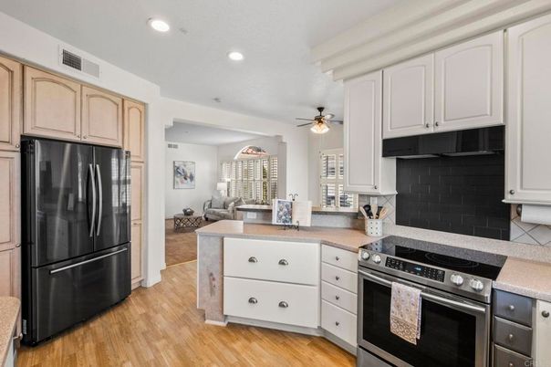 Interior, Kitchen, Living room, Recessed Lighting, Wood Texture Flooring