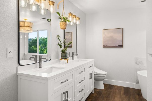 Bathroom, Dual Sink Vanities, Interior, Wood Texture Flooring