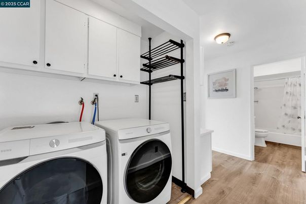 Interior, Utility Closets, Washer, Wood Texture Flooring
