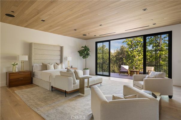 Bedroom, Interior, Living room, Recessed Lighting, Wooden Ceilings, Wood Texture Flooring
