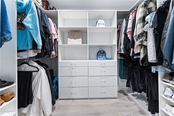 Interior, Walk-in Closets, Wood Texture Flooring