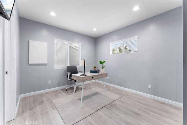 Home Office, Interior, Recessed Lighting, Wood Texture Flooring