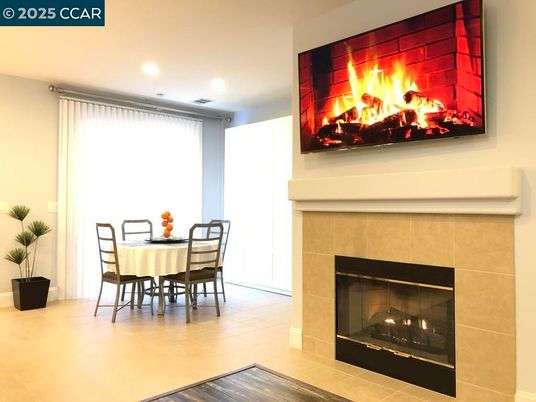Dining room, Fireplace, Interior, Recessed Lighting, Wood Texture Flooring