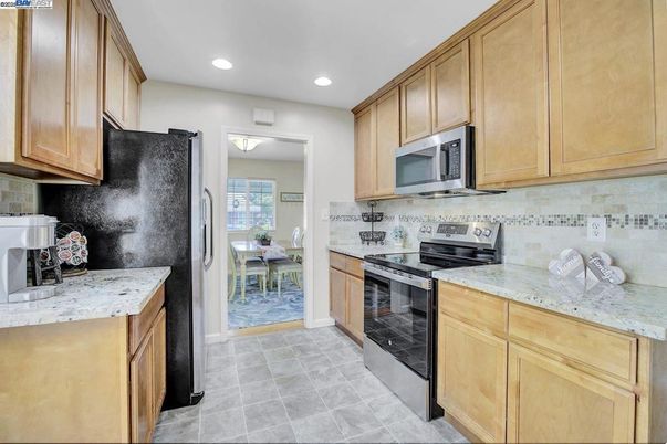 Dining room, Interior, Kitchen, Recessed Lighting
