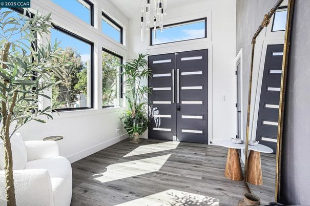Interior, Pendant Lights, Wood Texture Flooring