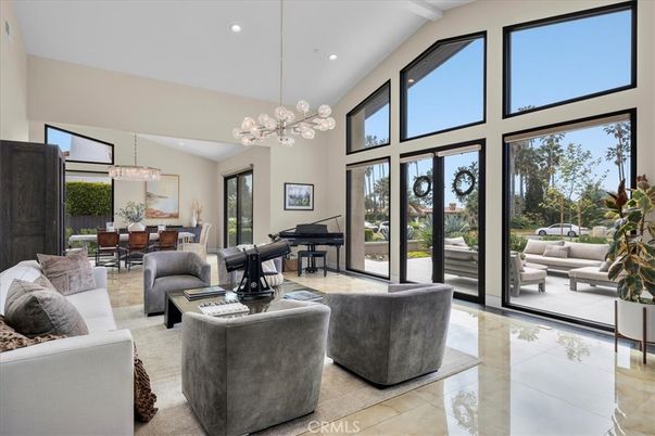 Dining room, Interior, Living room, Pendant Lights, Piano, Recessed Lighting