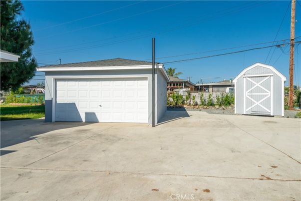 Detached Garage, Exterior