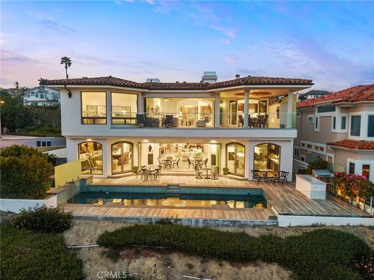 Exterior, Facade, Pool, Mediterranean