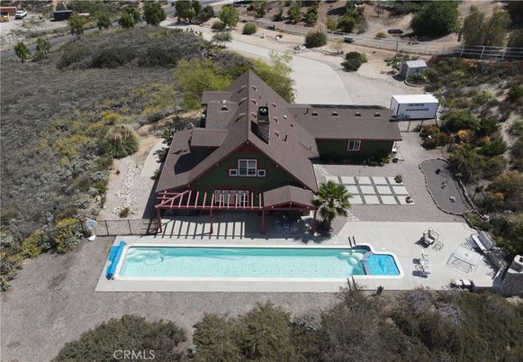 Exterior, Drone