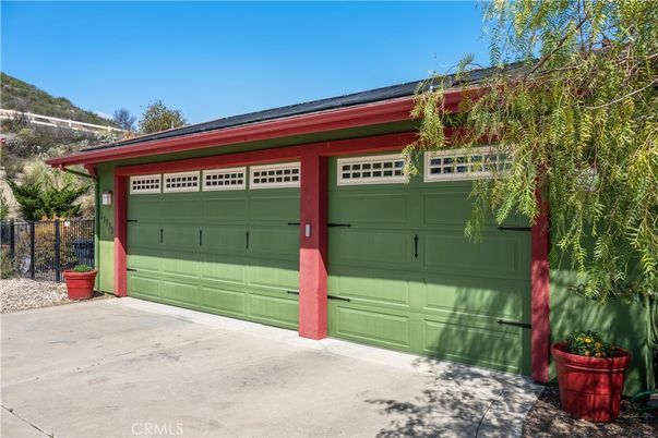 Detached Garage, Exterior