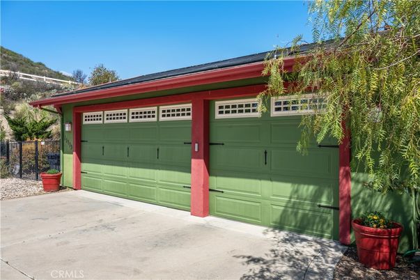 Detached Garage, Exterior