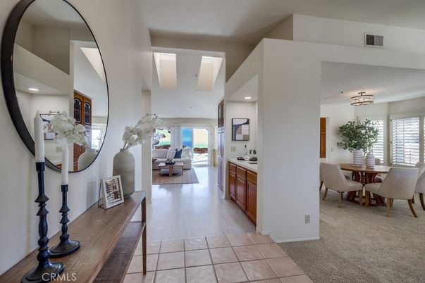 Chandelier, Dining room, Interior, Living room, Recessed Lighting, Wood Texture Flooring