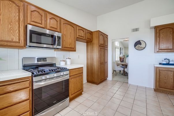 Dining room, Interior, Kitchen, Stainless Steel Appliances, Tile Countertops