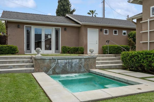 Exterior, Pool