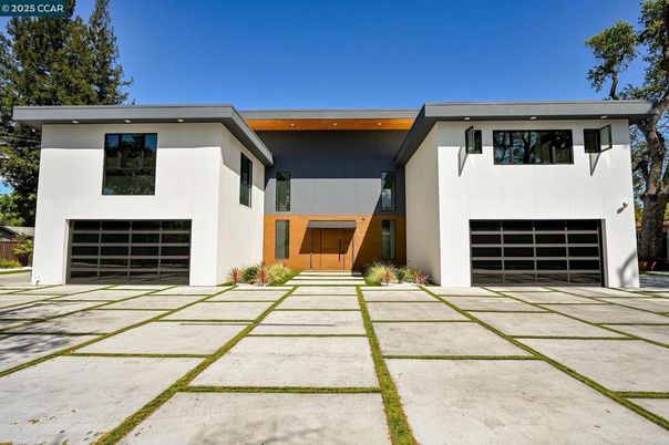 Attached, Exterior, Facade, Modern