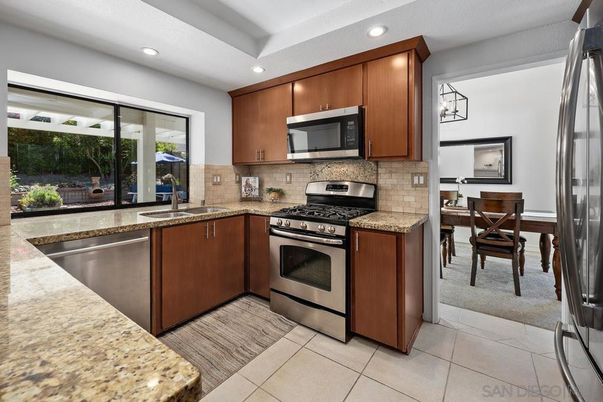 Dining room, Interior, Kitchen, Recessed Lighting, Stainless Steel Appliances