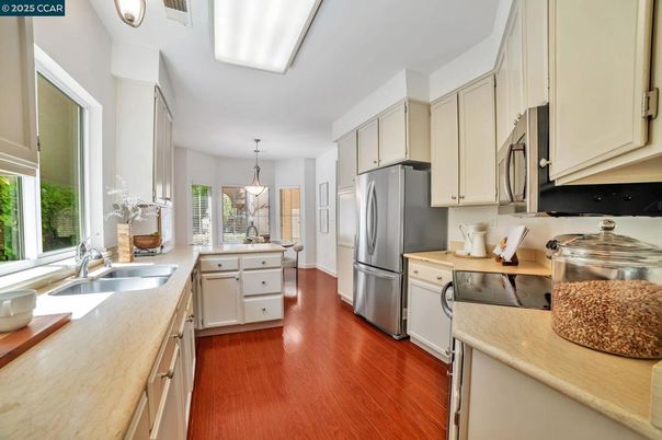 Interior, Kitchen, Pendant Lights, Wood Texture Flooring