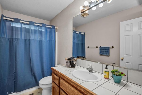 Bathroom, Interior, Tile Countertops