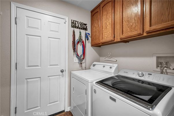 Interior, Washer, Wood Texture Flooring