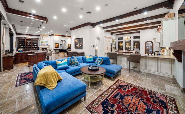 Interior, Living room, Pendant Lights, Recessed Lighting, Wooden Beams