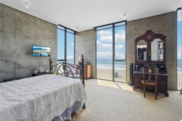 Bedroom, Interior, Water