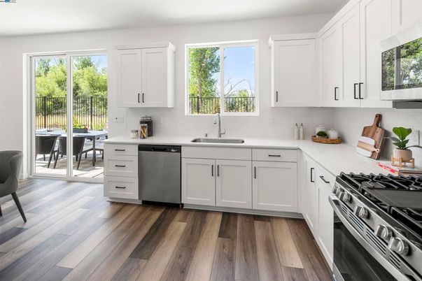 Dining room, Interior, Kitchen, Stainless Steel Appliances, Wood Texture Flooring
