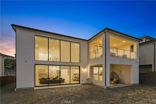 Backyard, Exterior, Facade, Modern
