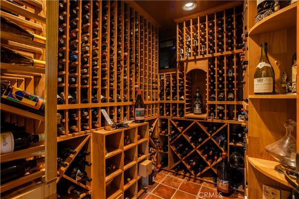 Interior, Recessed Lighting, Wine Storage