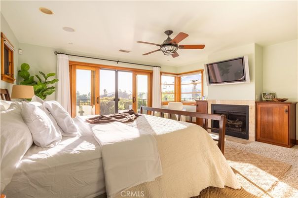 Bedroom, Dining room, Fireplace, Interior