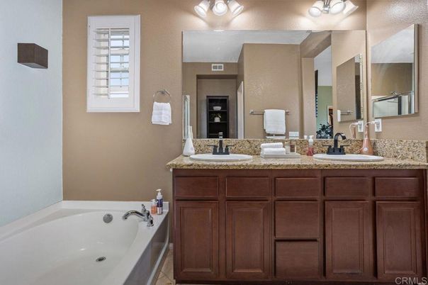 Bathroom, Dual Sink Vanities, Interior