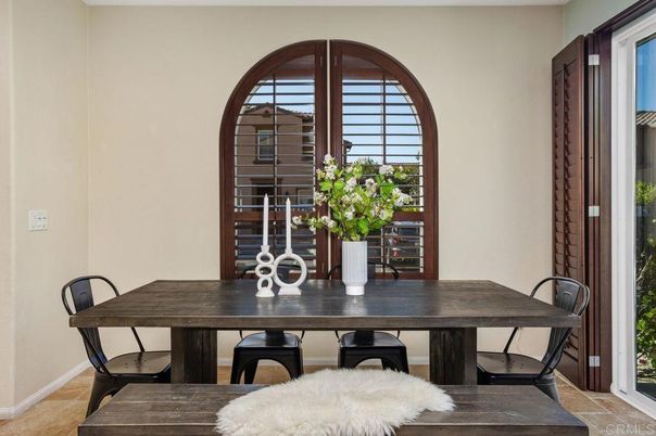 Dining room, Interior