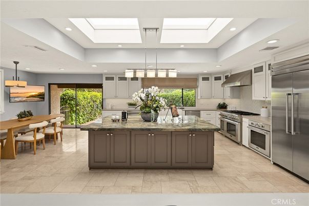 Dining room, Interior, Kitchen, Pendant Lights, Recessed Lighting, Stainless Steel Appliances