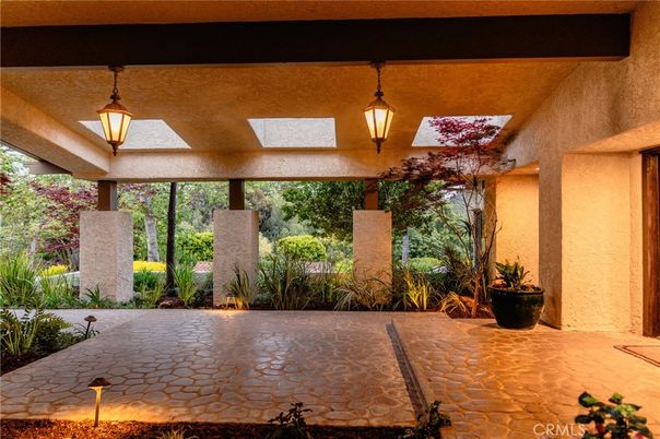 Exterior, Pendant Lights