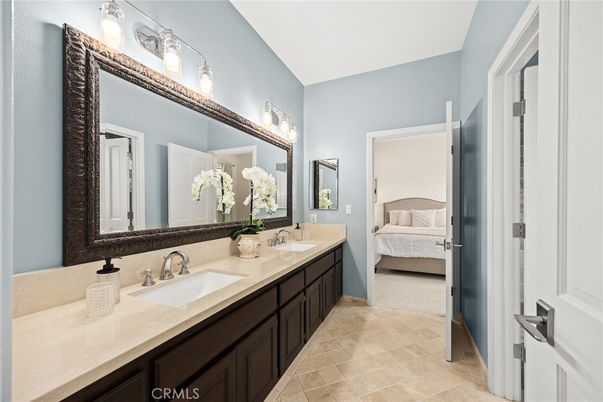 Bathroom, Bedroom, Dual Sink Vanities, Interior