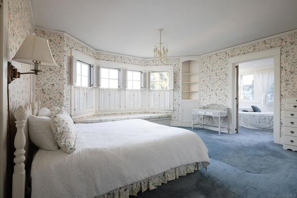 Bedroom, Chandelier, Interior