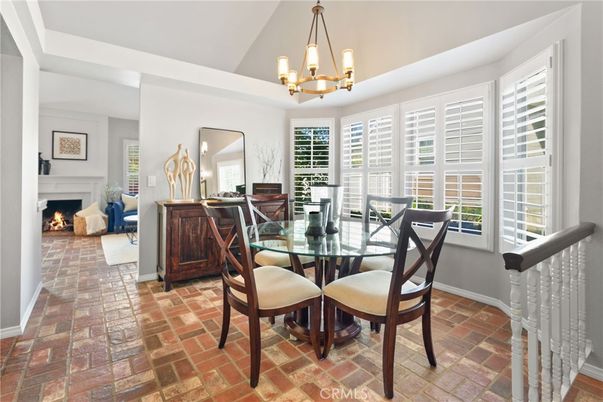 Chandelier, Dining room, Fireplace, Interior, Pendant Lights